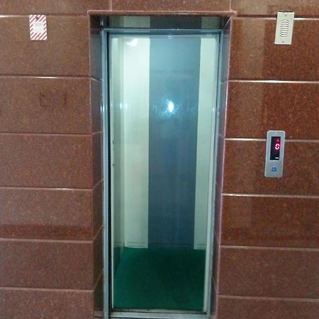 Metro Altis Lodge Ероде Екстериор снимка