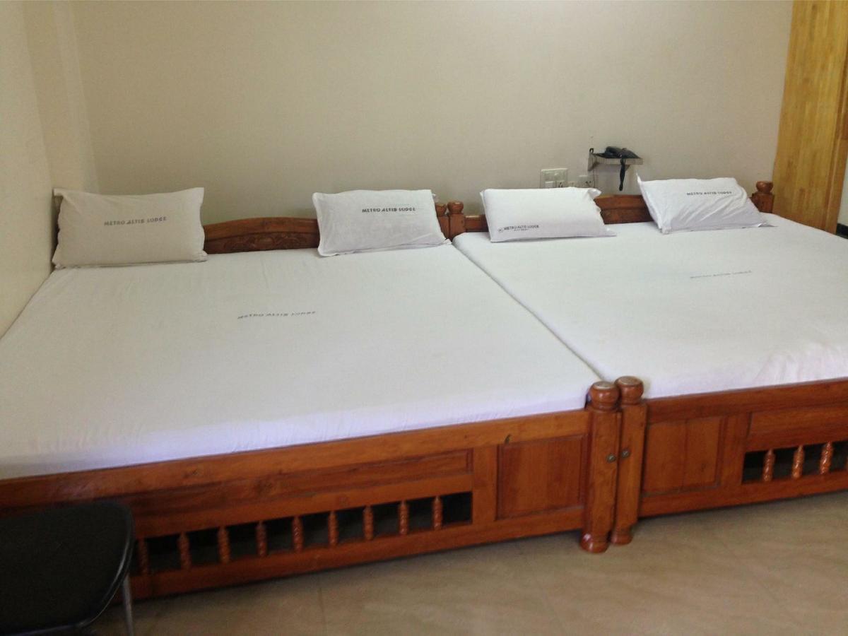 Metro Altis Lodge Ероде Екстериор снимка